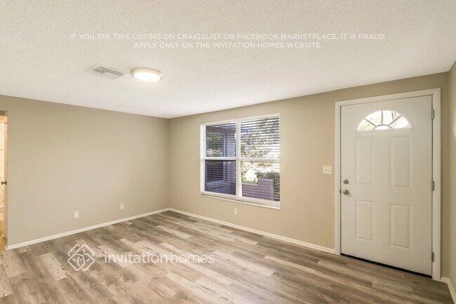 Foto del edificio - 9120 Crabtree Ln