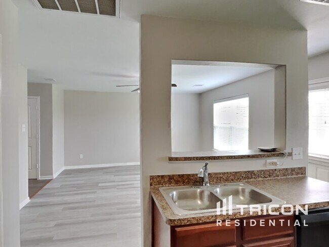 Foto del edificio - 2503 Regatta Ln