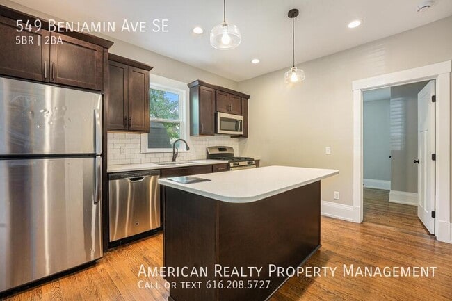 Building Photo - 549 Benjamin Ave SE