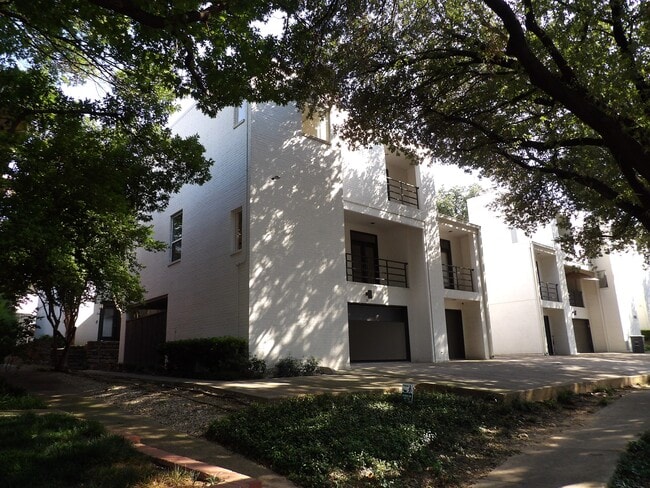 Photo - 3910 Buena Vista St Townhome