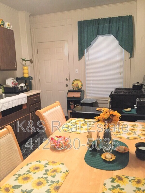Foto del edificio - 556 Middle Ave