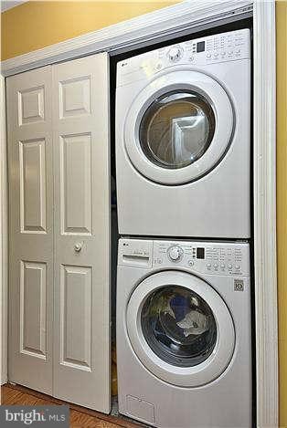 Building Photo - 2815 Lee Oaks Ct