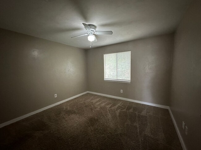 Building Photo - 617 Chicopee Ct