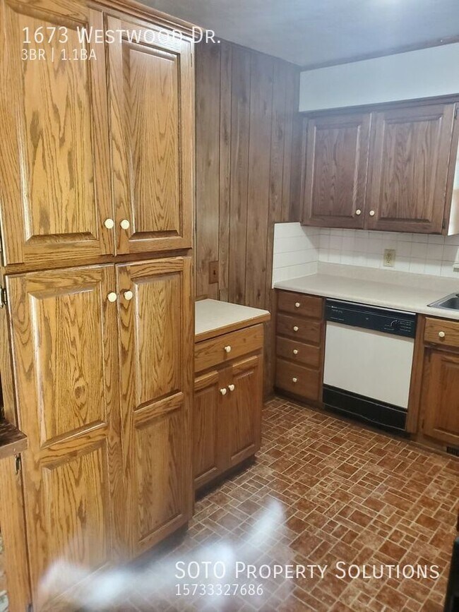 Building Photo - 3BD/1.5BA House w/ Bonus Room