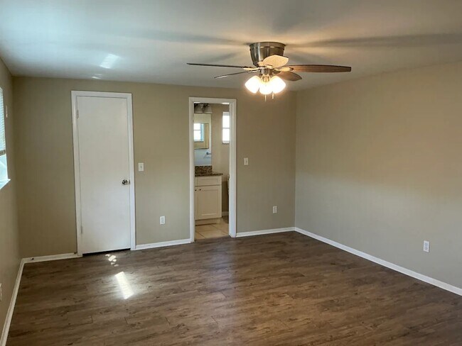 Building Photo - 10745 119th St