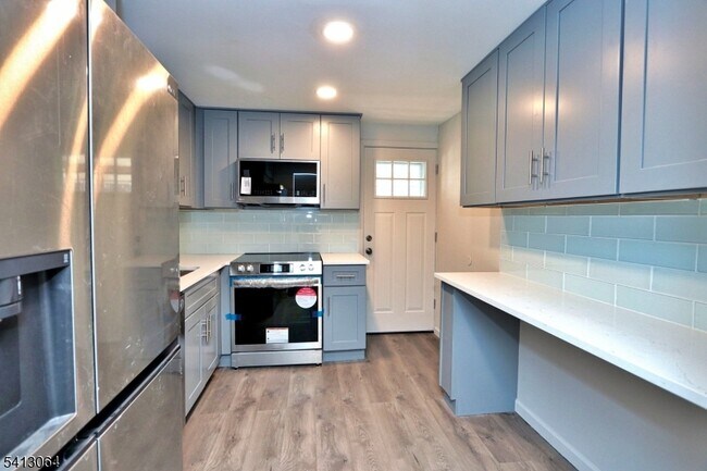 Foto del edificio - 75 Nolans Point Rd