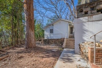 Building Photo - 838 Bobbin Mill Rd