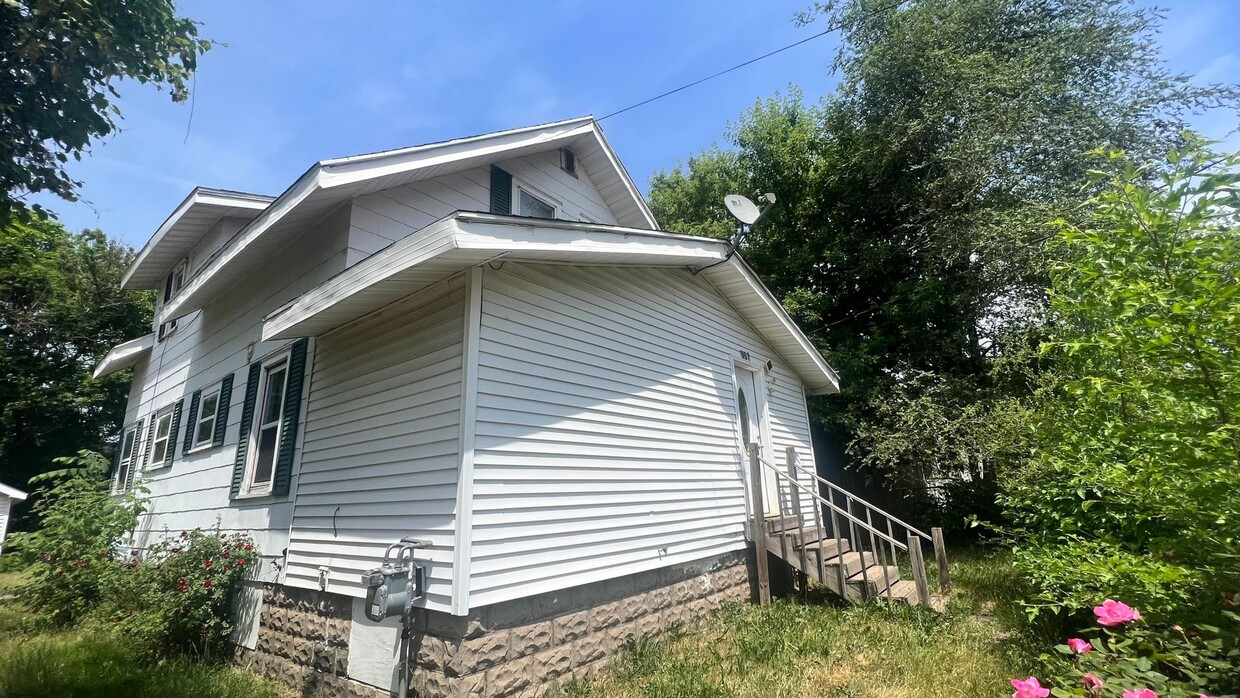 Primary Photo - 357 Fox St SW