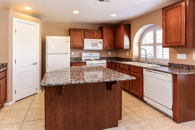 Building Photo - 408 Orchid Oasis Ave