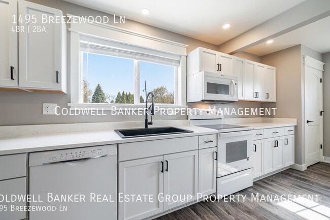 Building Photo - 1495 Breezewood Ln