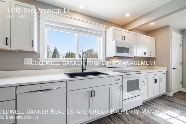 Foto del edificio - 1495 Breezewood Ln