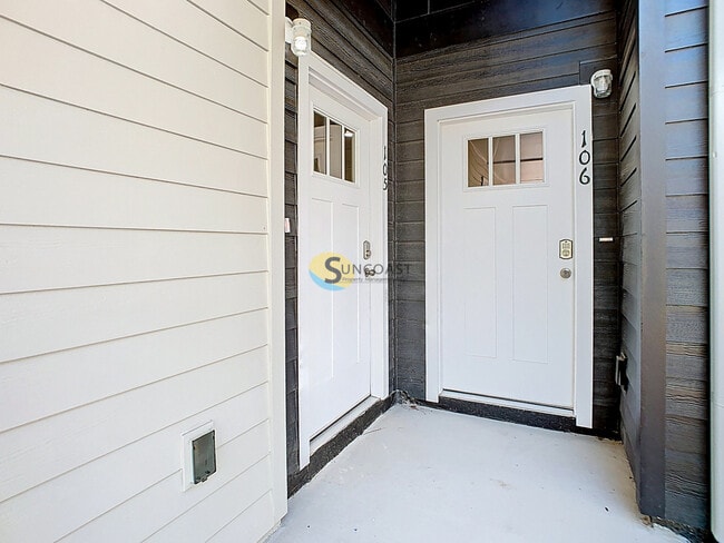 Building Photo - 3821 SW 43rd Ct