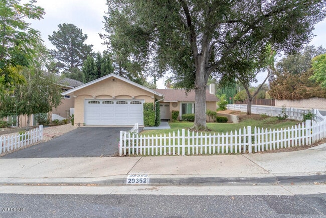 Building Photo - 29352 Trailway Ln