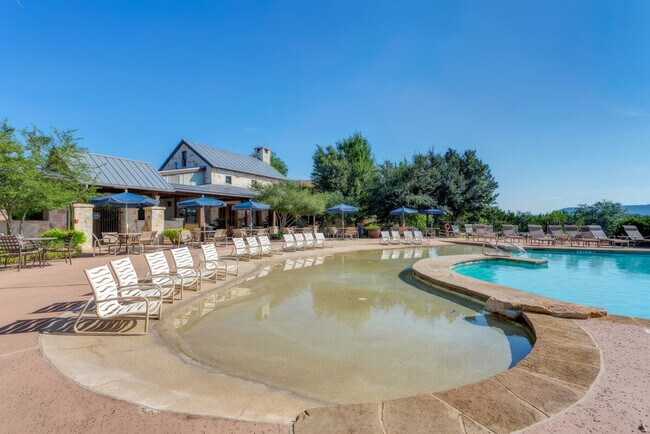Foto del edificio - 17932 Edgewood Way