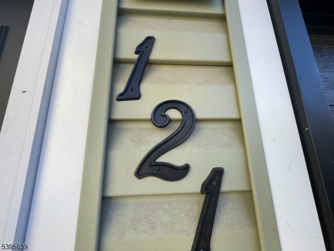 Building Photo - 119-121 Lewis St