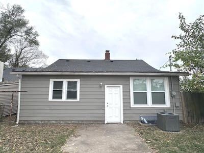 Building Photo - 1049 S Sheffield Ave