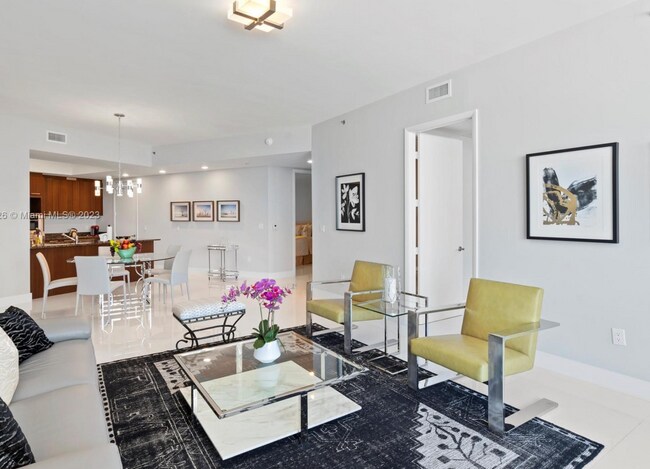 Foto del edificio - 15811 Collins Ave