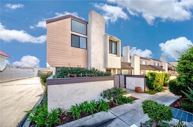 Foto del edificio - 9722 Walker Ct