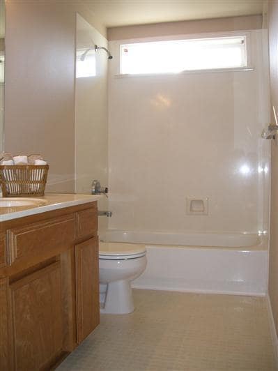 Building Photo - 1671 Hollyhock Dr
