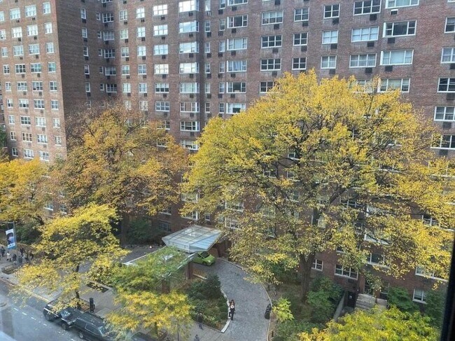Foto del edificio - 2 bedroom in New York NY 10019