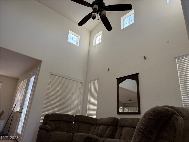 Foto del edificio - 6067 Quiet Glow Ave