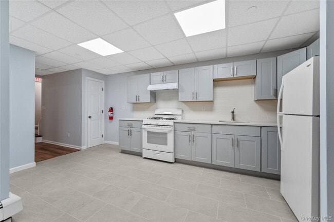 Building Photo - 81 N Washington St