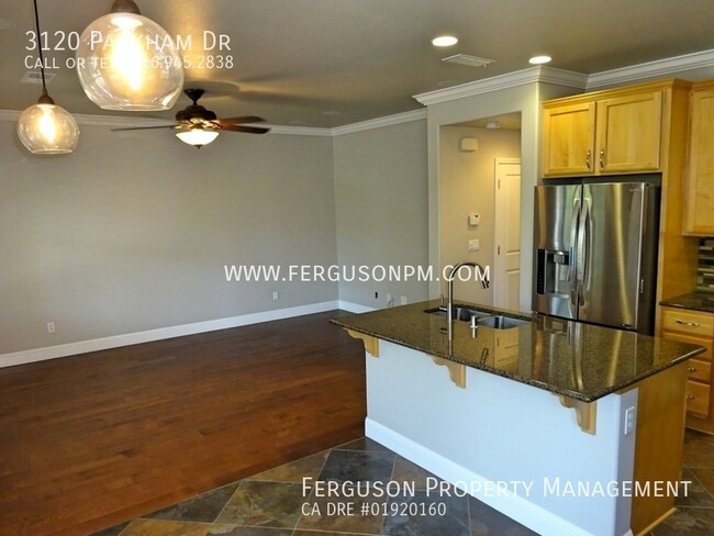 Foto del edificio - Three Bedroom Westpark Home Loaded with Up...