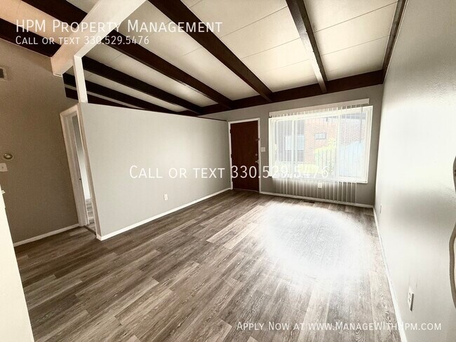 Foto del edificio - 885 Bryant Ave