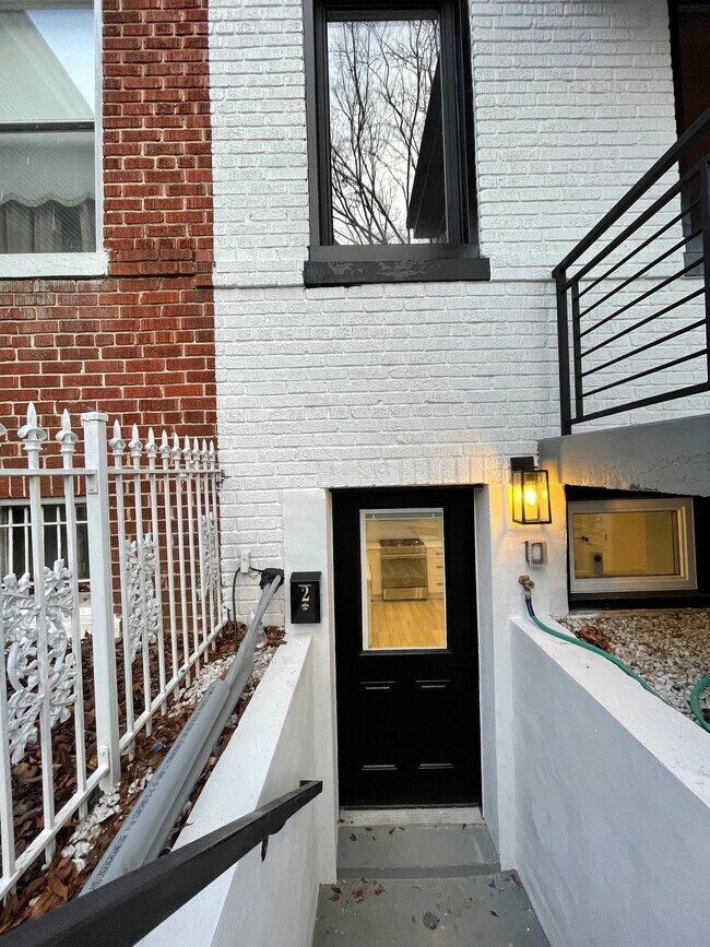 Building Photo - 4019 Illinois Ave NW