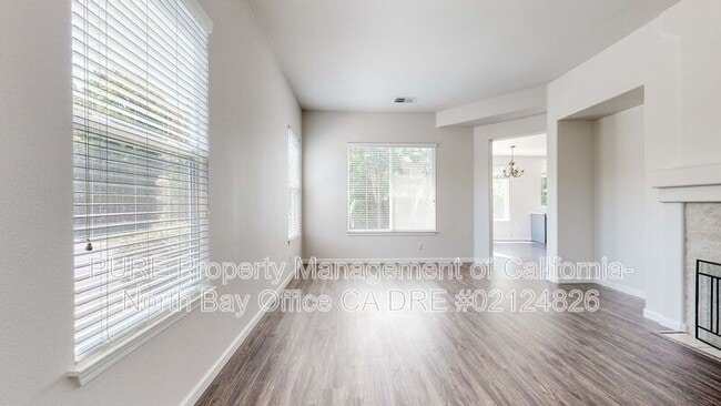 Building Photo - 5 Royal Gorge St