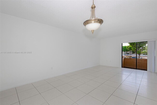 Foto del edificio - 17530 NW 68th Ave