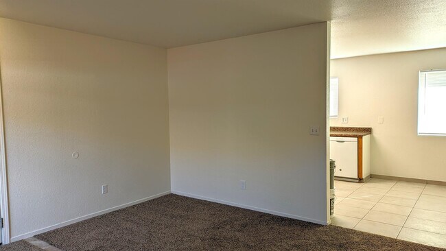 Foto del edificio - 12464 Raymond Thomas St