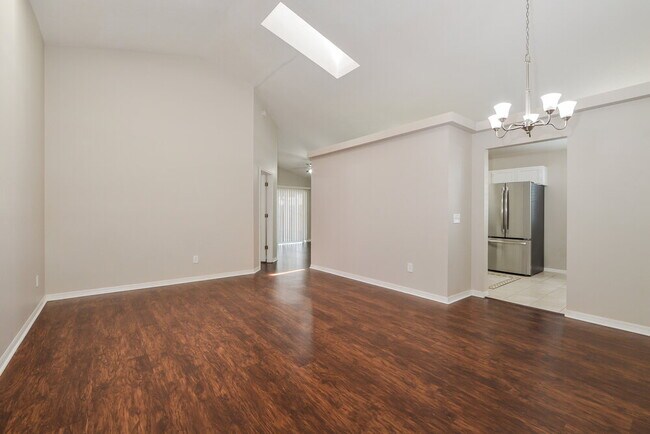 Building Photo - 493 Lancers Dr