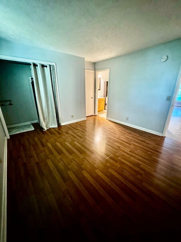 Foto del edificio - 5144-5158 Linbar Dr.