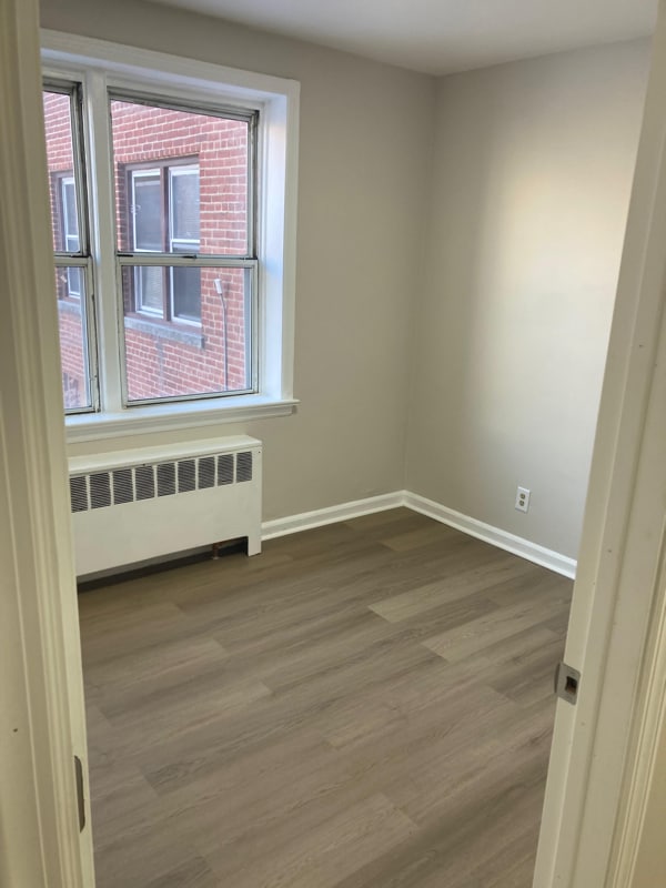 Building Photo - 44 Irving St