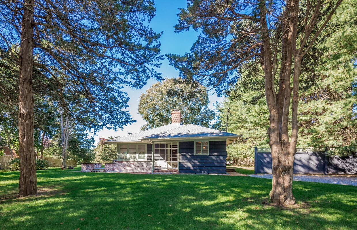 Primary Photo - 47 Squaw Rd