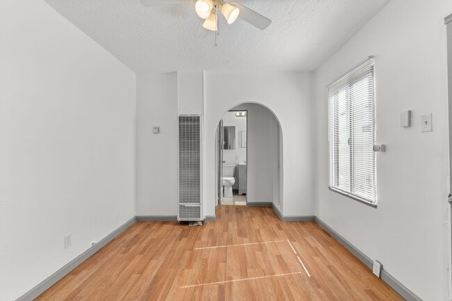 Building Photo - 2652 E 15th St