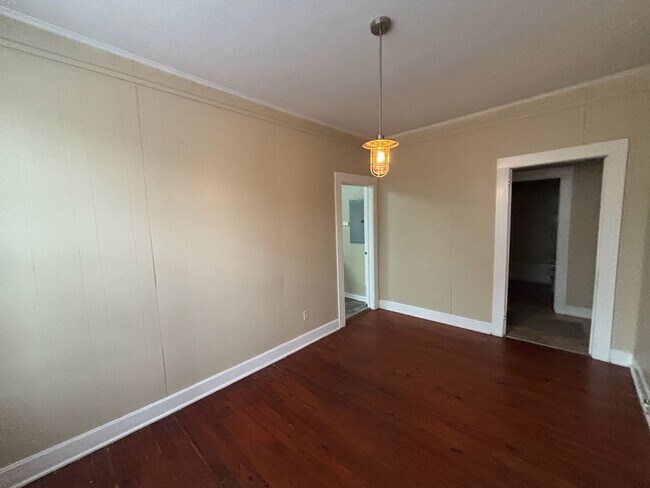 Foto del edificio - Located On Forrest Road!!