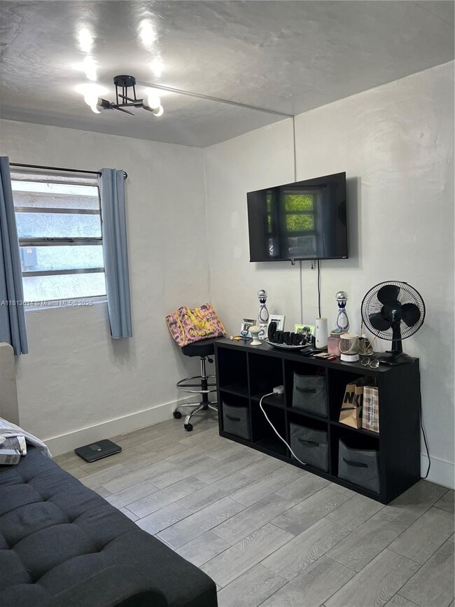 Foto del edificio - 112 NW 3rd St