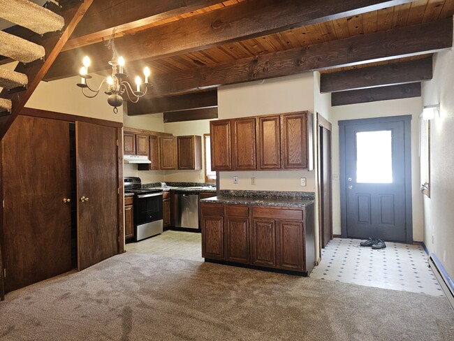 Building Photo - 740 Snow King Dr