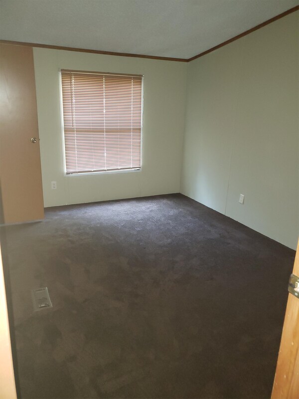 Building Photo - 114 W Warren St