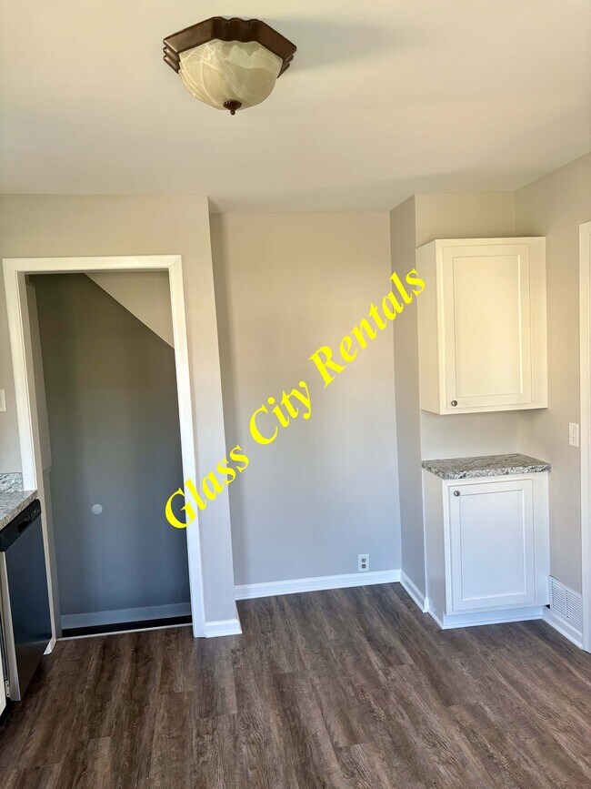 Foto del edificio - 3217 Escott Ave