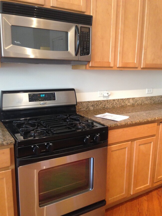 Foto del edificio - 7513 Frontage Road Apt #1, Skokie, IL 6007...
