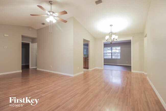 Foto del edificio - 1775 Macklin St NW