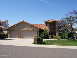 Building Photo - 9969 E Bayview Dr