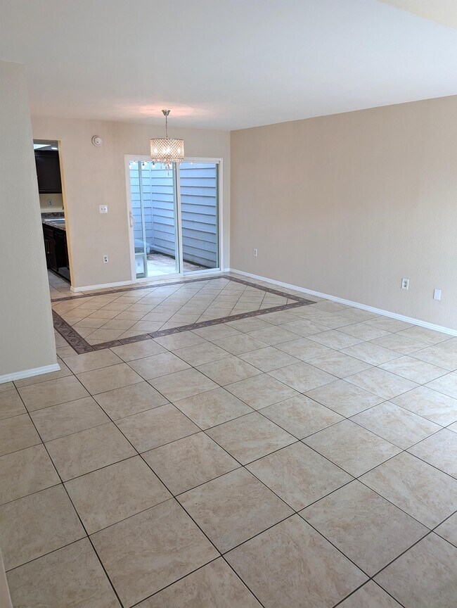 Foto del edificio - 14380 Foothill Blvd