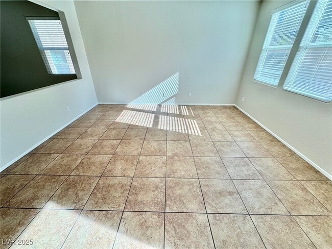 Building Photo - 9413 Sweetwood Ave