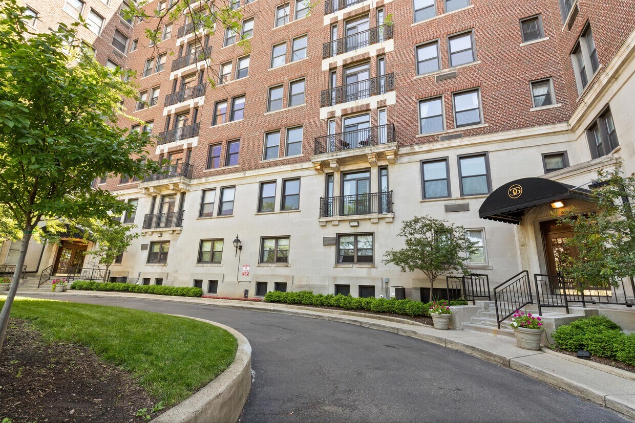 2900 E Jefferson Ave Unit A600, Detroit, MI 48207 Condo for Rent in