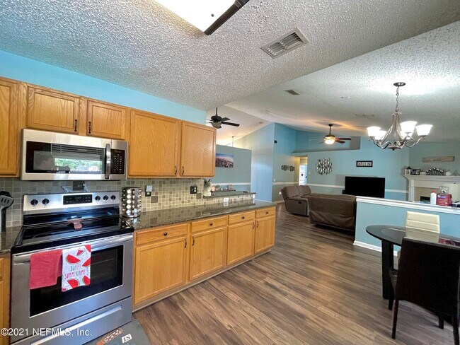 Building Photo - 2664 Glenhaven Dr