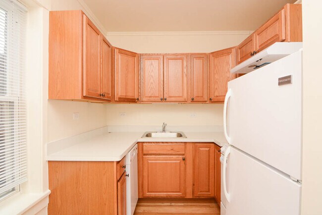 Building Photo - 4307 N Francisco Ave